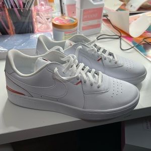 Nike court low shoe size 9.5 in Women’s